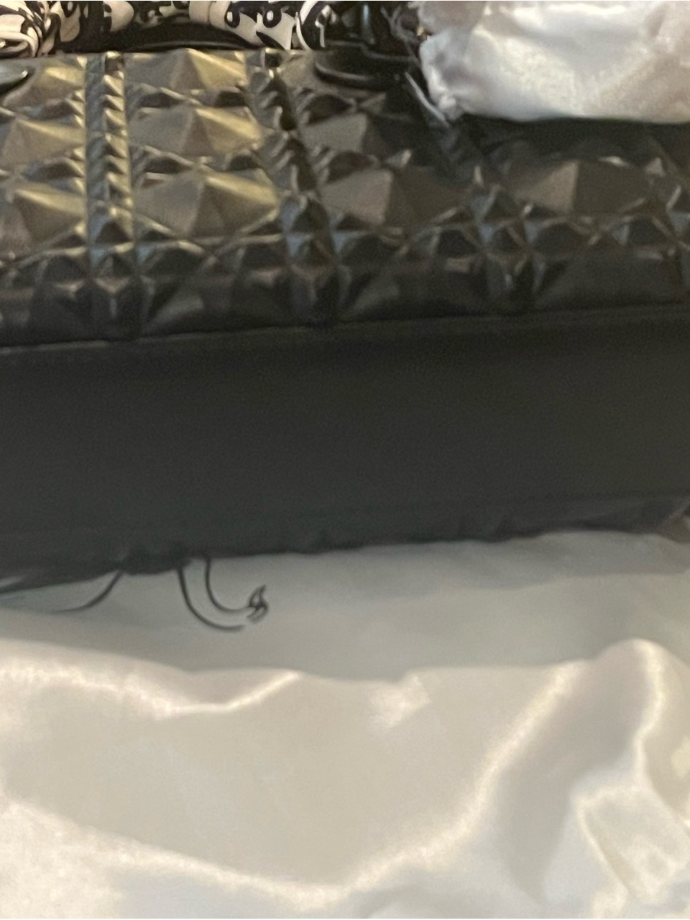 Inspired Joy east west Top-Handle Women's Bag with 2 straps. Excellent condition - Picture 7 of 10